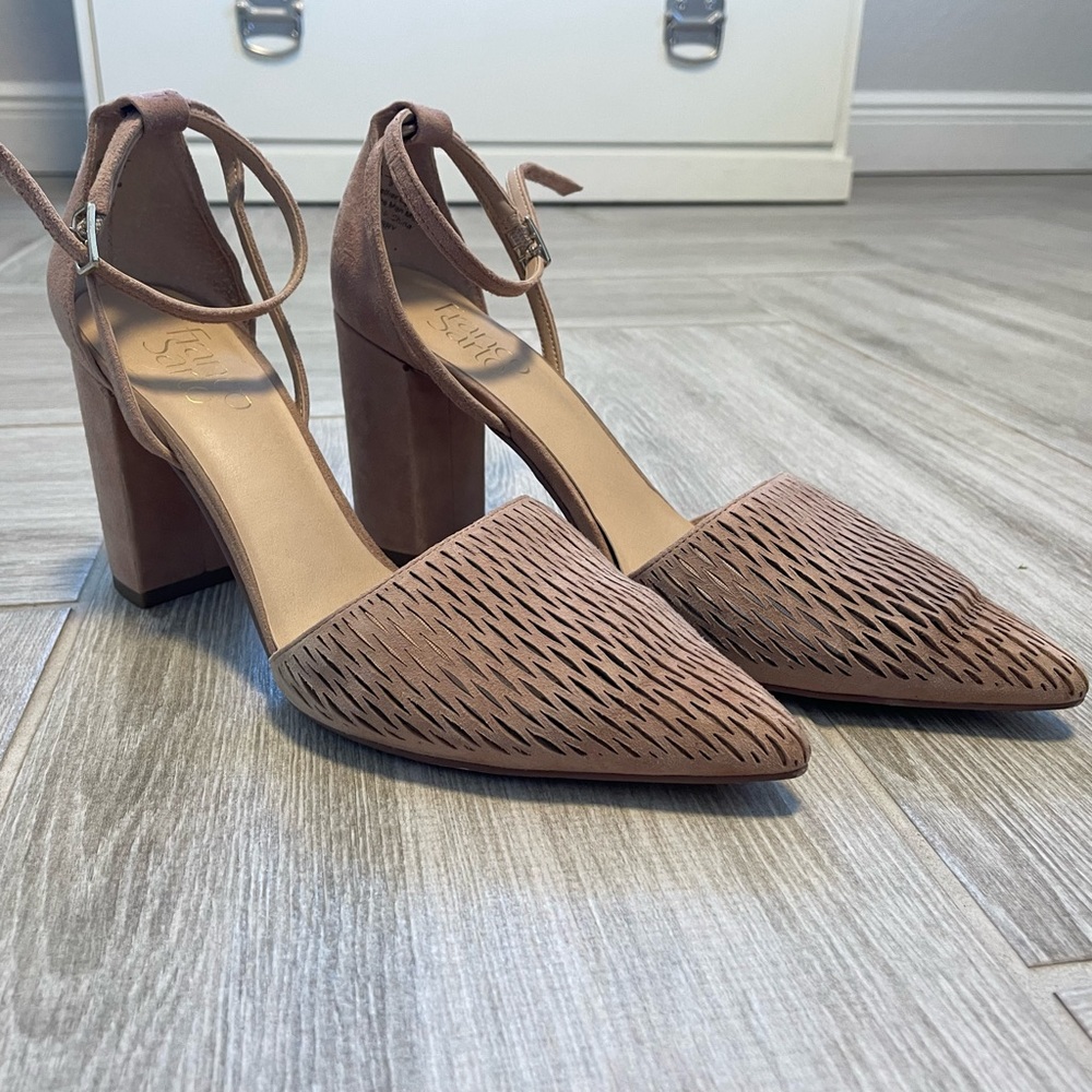 Women’s Closed Toe Heal